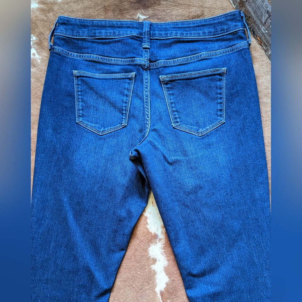Universal Thread Mid Rise Skinny Jeans - Picture 11 of 13